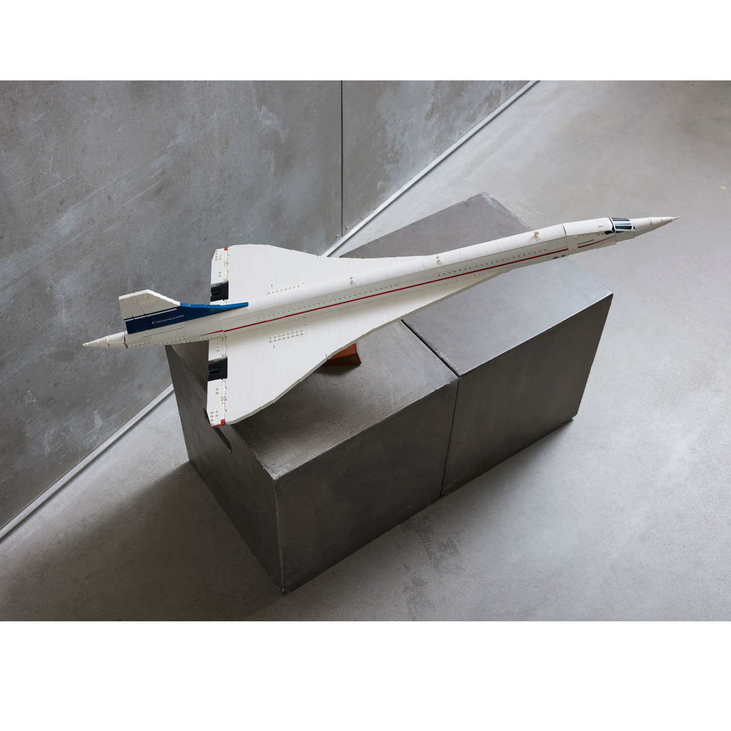 LEGO® ICONS™ Concorde