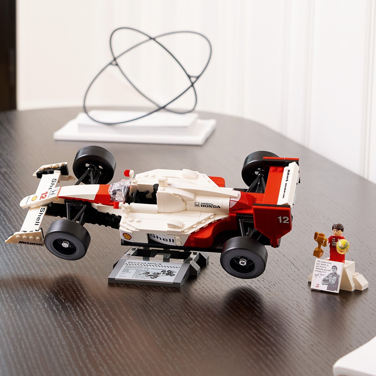 LEGO® ICONS™ McLaren MP4/4 & Ayrton Senna
