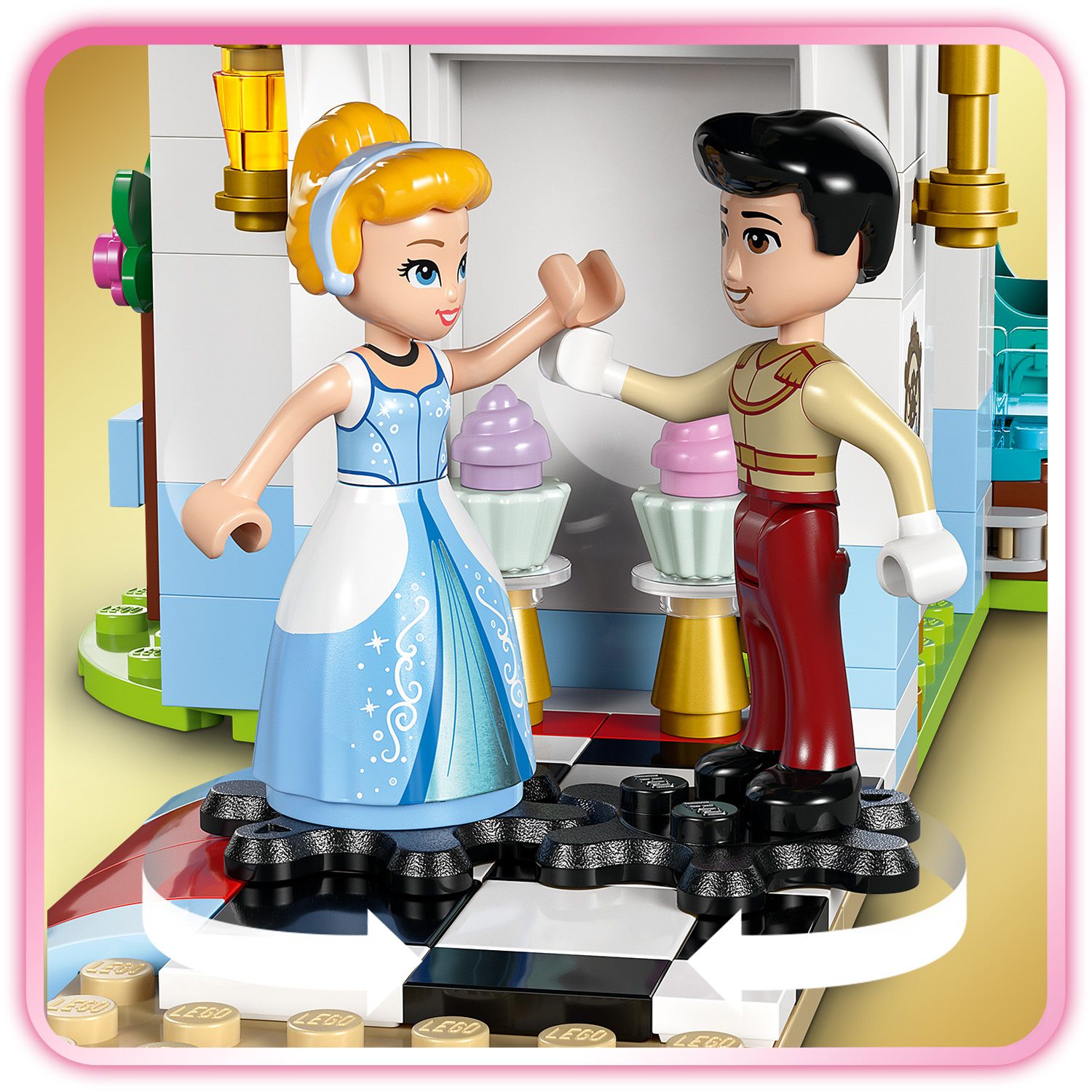 LEGO® Disney™ Cinderella’s Castle & Horse Carriage