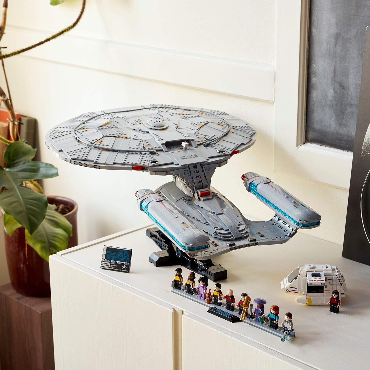 LEGO® Icons Star Trek: U.S.S. Enterprise NCC-1701-D™