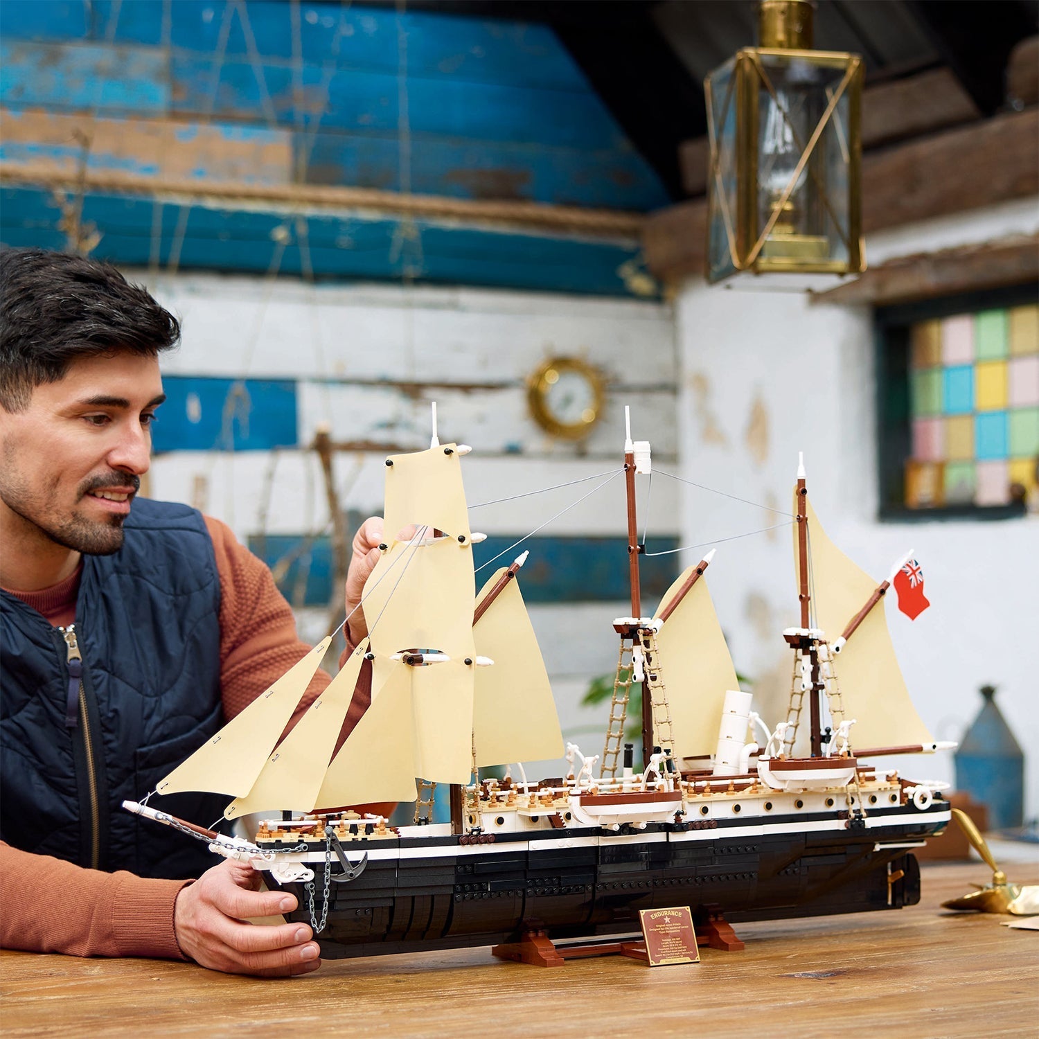 LEGO® ICONS™ The Endurance