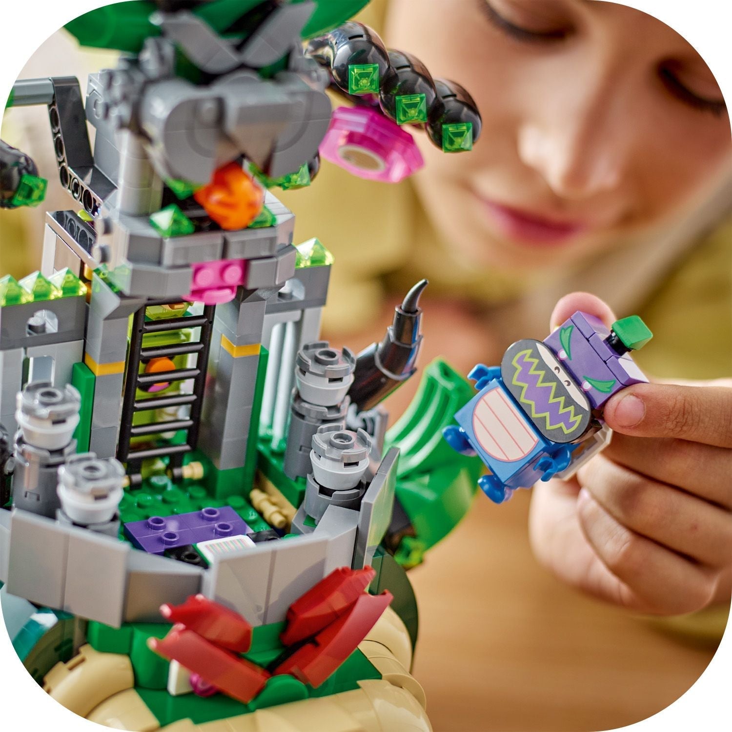 LEGO® Super Mario™ Prince Florian & Castle Bowser