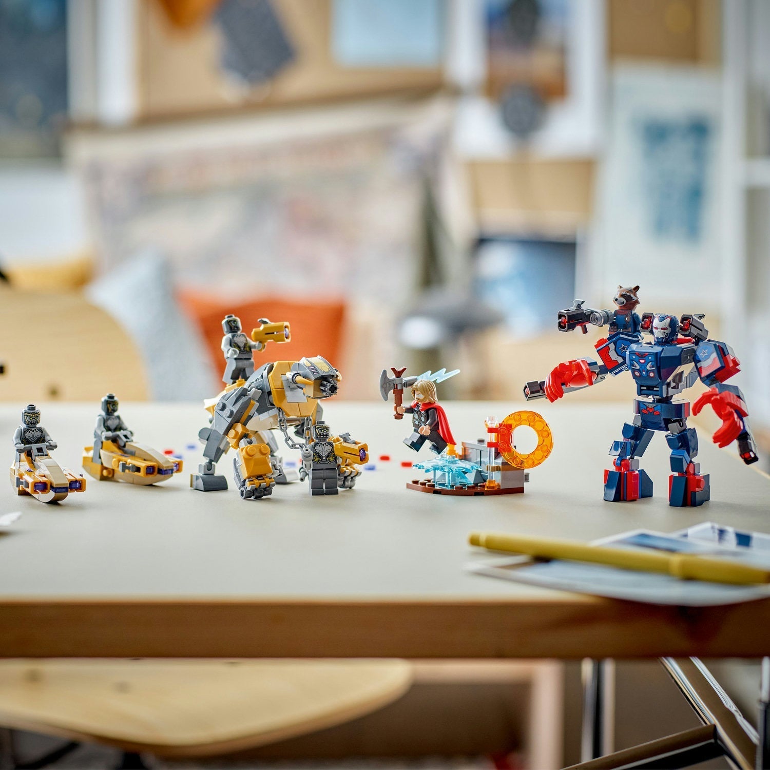 LEGO® Marvel Avengers: Endgame Thor vs. Chitauri