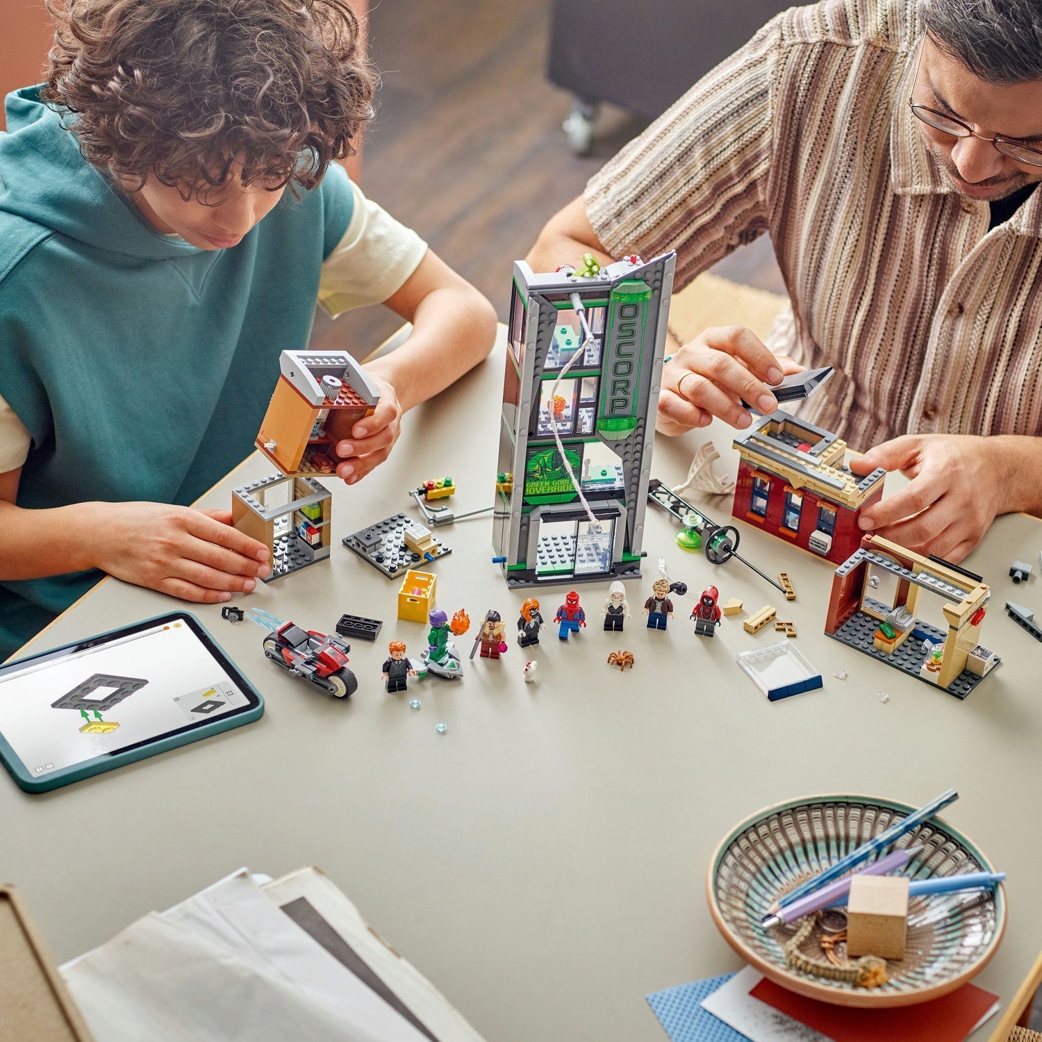 LEGO® Marvel Spider-Man vs. Oscorp