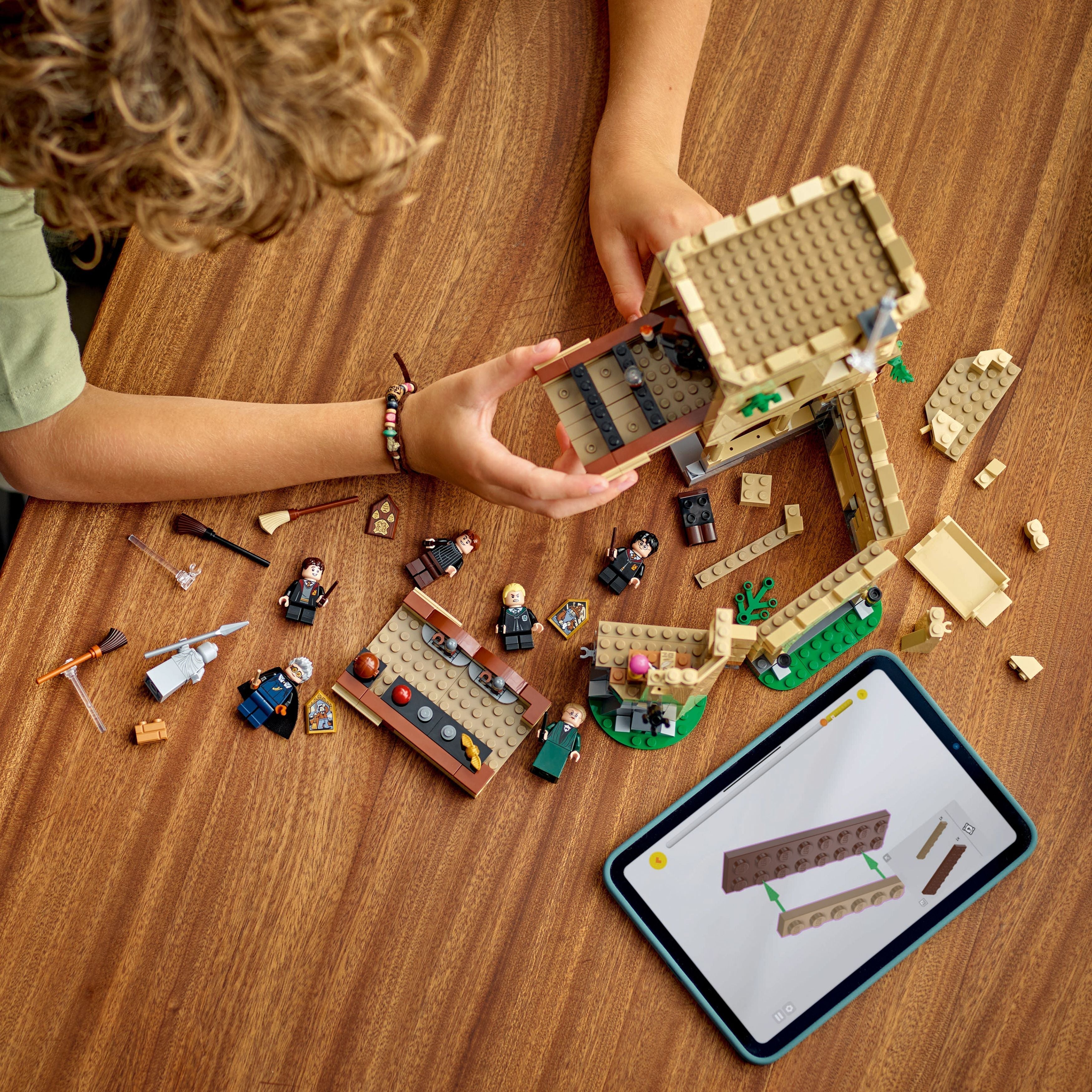 LEGO® Harry Potter™ Hogwarts™ Castle: Flying Lessons