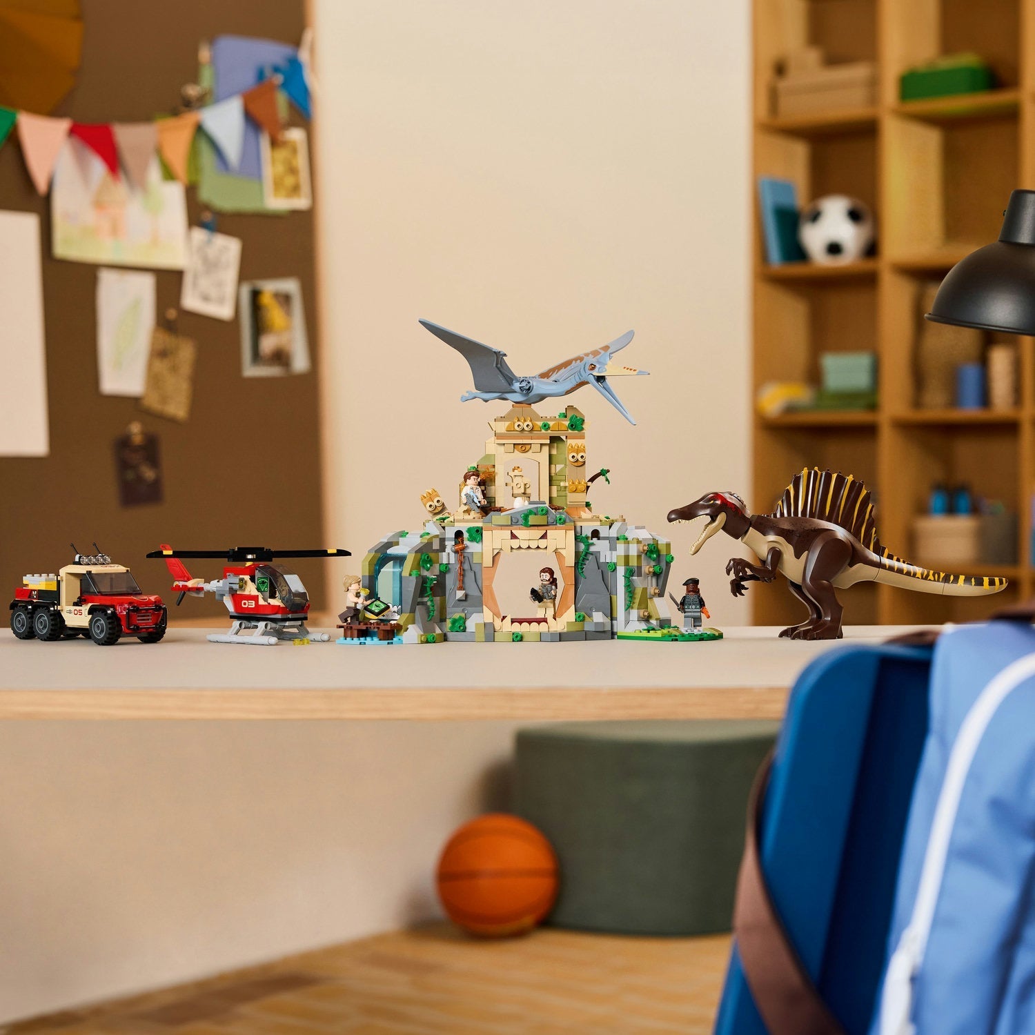 LEGO® Jurassic World Spinosaurus & Quetzalcoatlus Air Mission